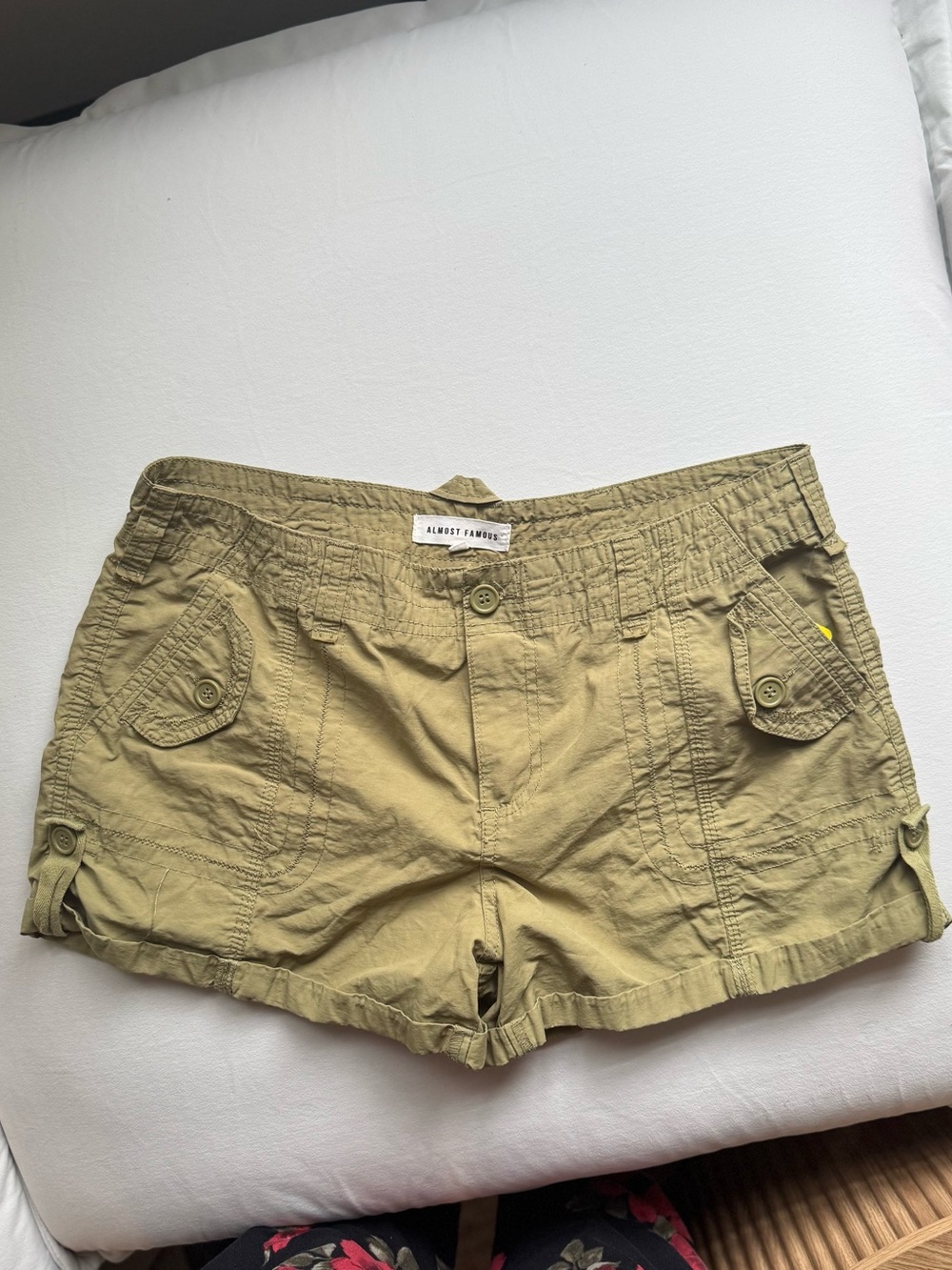 Almost Famous Y2K juniors Light Olive Utility Cargo Shorts size 9